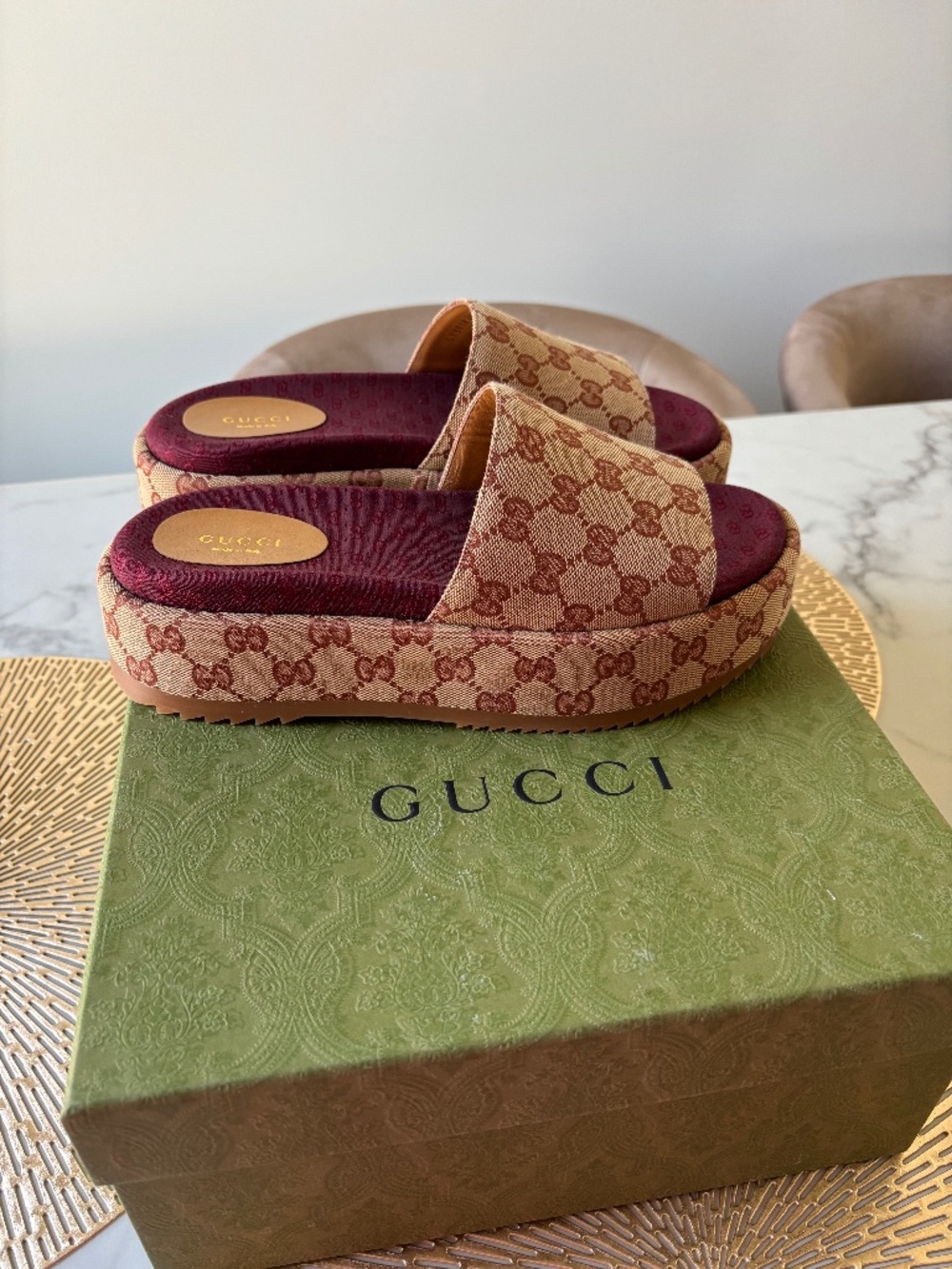 New Women’s Gucci Beige GG Platform Slides size Gucci 40